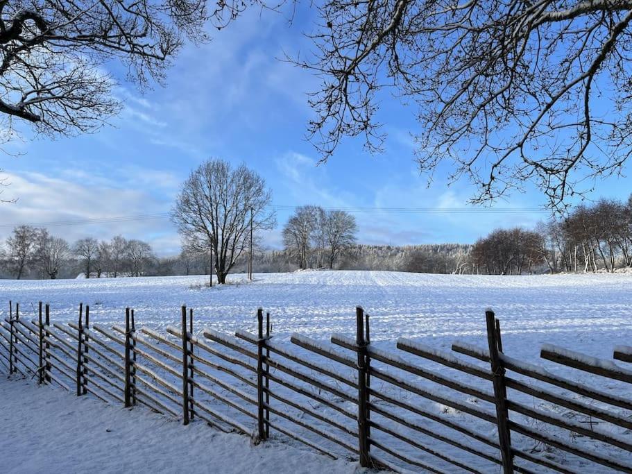 Naturskoent Boende Naera Skoevde Extérieur photo